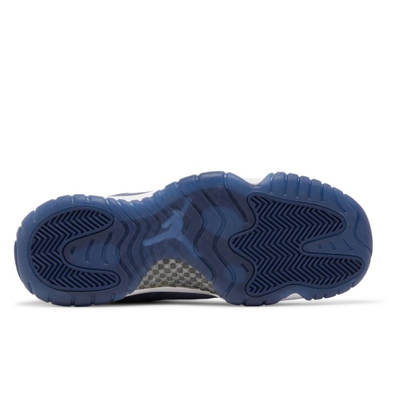 Wmns Air Jordan 11 Retro 'Navy Velvet' - Picture 4 of 11